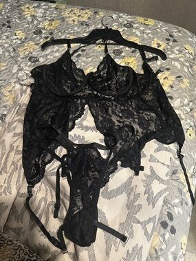 Source Unknown Black Lace Garter Lingerie Set